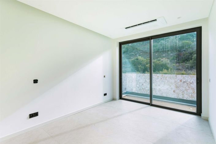 Image No.9-4 Bed House for sale