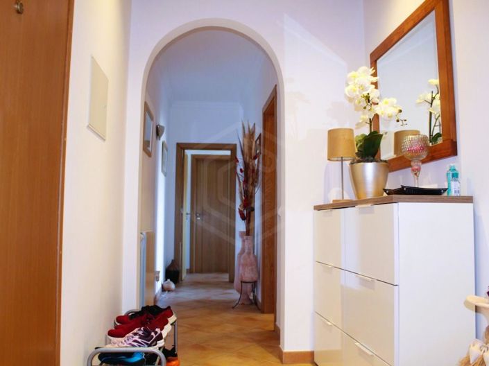 Image No.20-2 Bed Apartment for sale