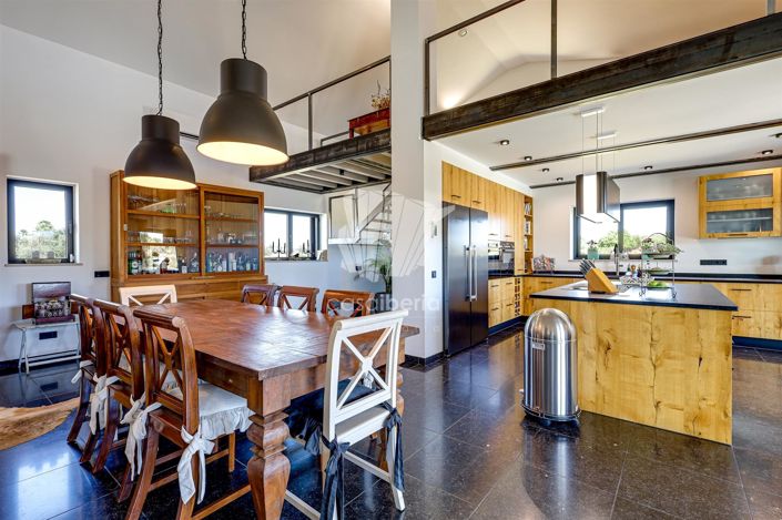 Image No.14-3 Bed House for sale