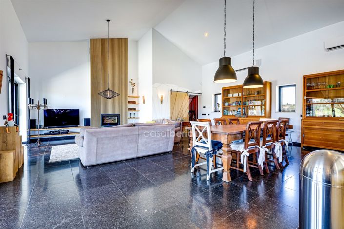 Image No.24-3 Bed House for sale