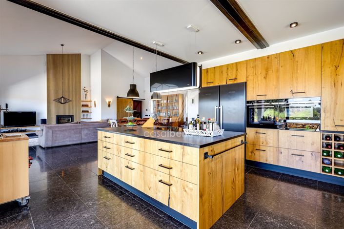 Image No.32-3 Bed House for sale