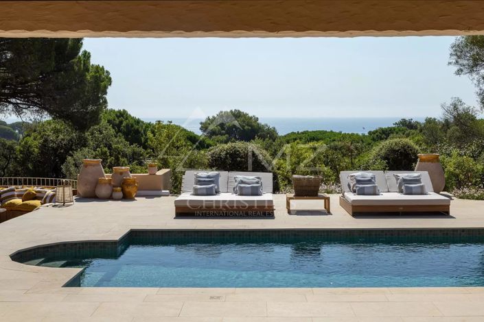 Image No.1-5 Bed House for sale