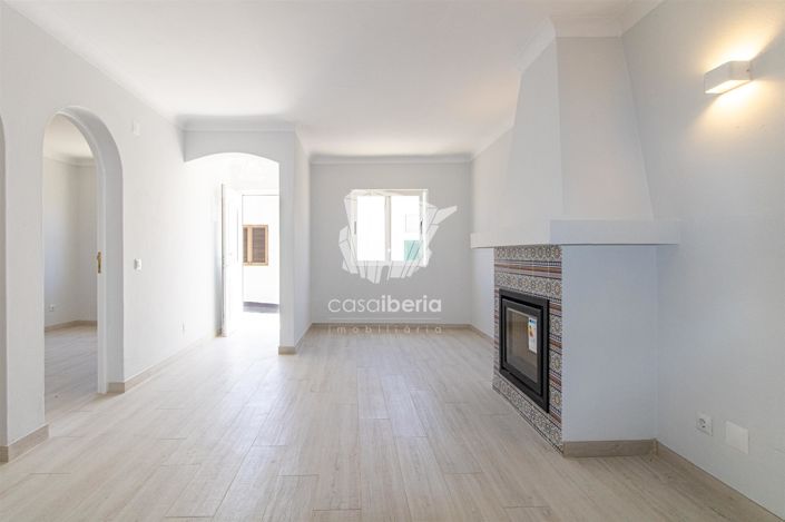 Image No.15-3 Bed House for sale