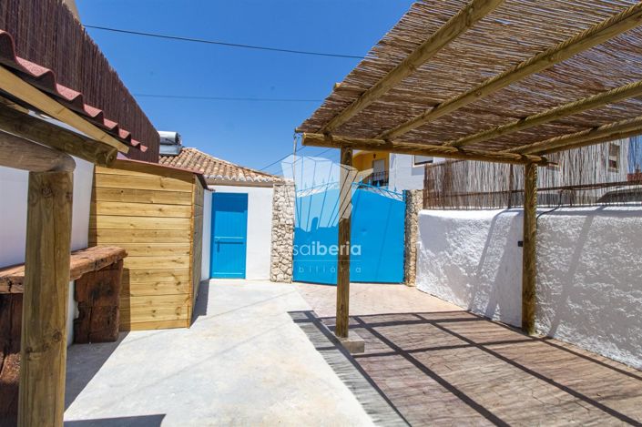 Image No.15-3 Bed House for sale
