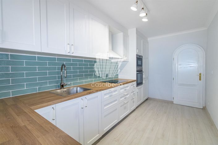 Image No.21-3 Bed House for sale