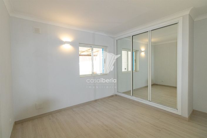 Image No.28-3 Bed House for sale