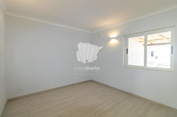 Image No.35-3 Bed House for sale