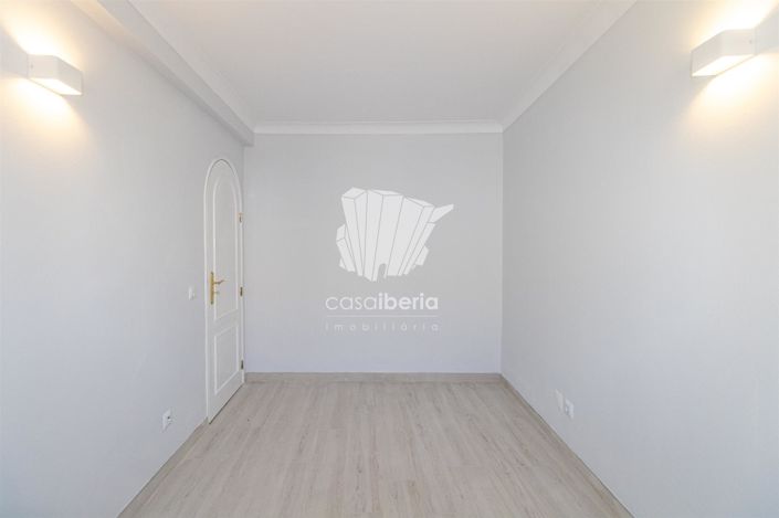 Image No.42-3 Bed House for sale