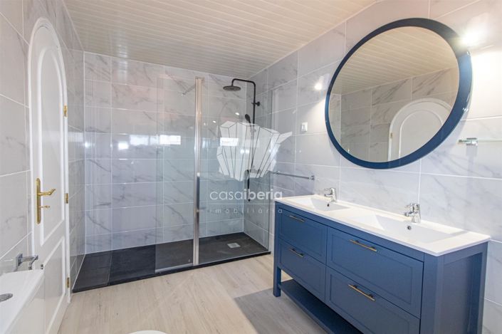 Image No.52-3 Bed House for sale