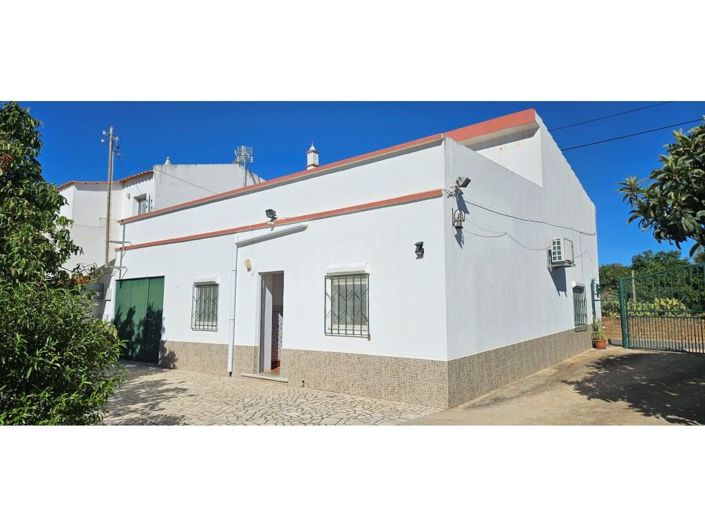 Image No.1-4 Bed House for sale