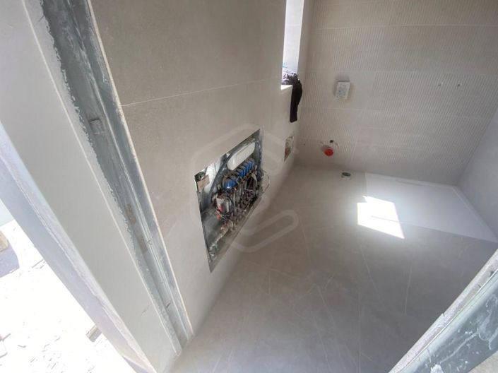 Image No.16-5 Bed House for sale