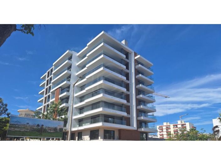 Image No.17-4 Bed Apartment for sale