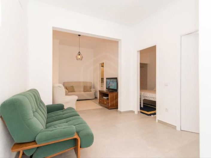 Image No.2-4 Bed House for sale