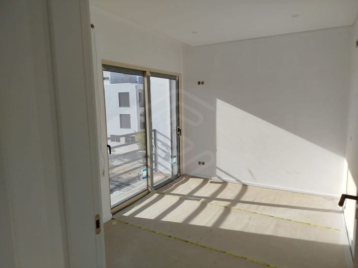 Image No.10-3 Bed House for sale