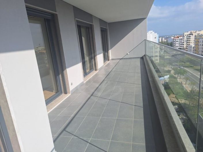 Image No.15-3 Bed Apartment for sale