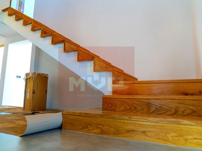 Image No.17-5 Bed House for sale