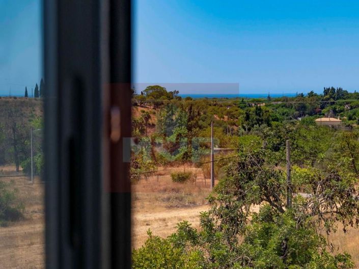 Image No.21-5 Bed House for sale