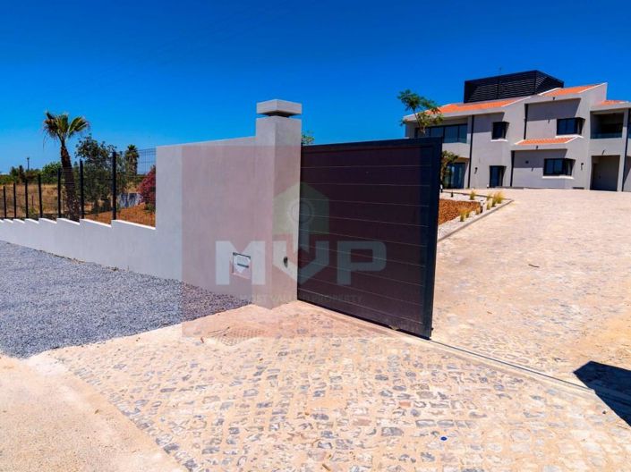 Image No.25-5 Bed House for sale