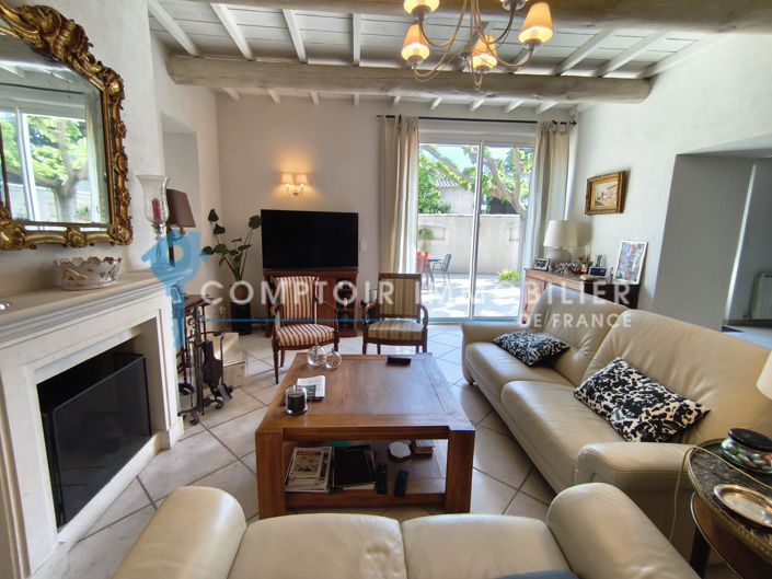 Image No.1-6 Bed House for sale