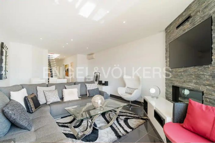 Image No.11-2 Bed House for sale