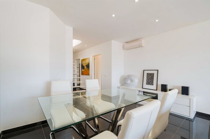 Image No.11-2 Bed House for sale