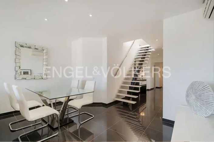 Image No.12-2 Bed House for sale