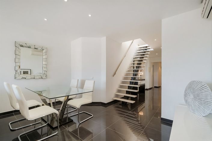 Image No.12-2 Bed House for sale