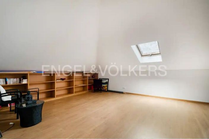 Image No.19-2 Bed House for sale