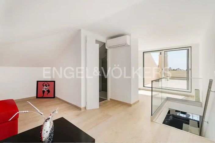 Image No.21-2 Bed House for sale