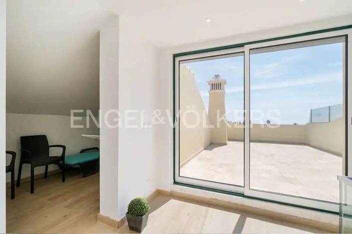 Image No.22-2 Bed House for sale