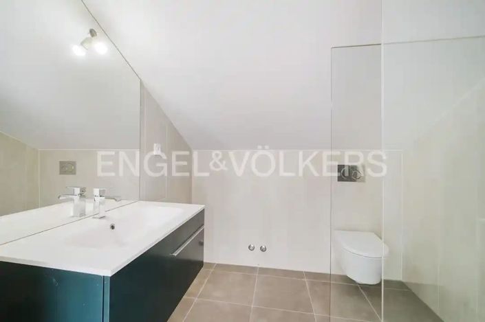 Image No.26-2 Bed House for sale