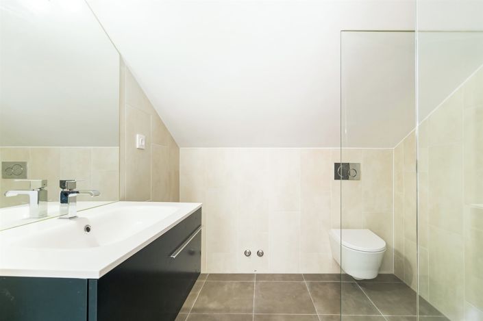 Image No.27-2 Bed House for sale