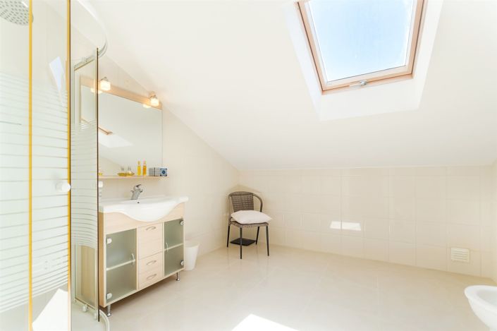 Image No.30-2 Bed House for sale
