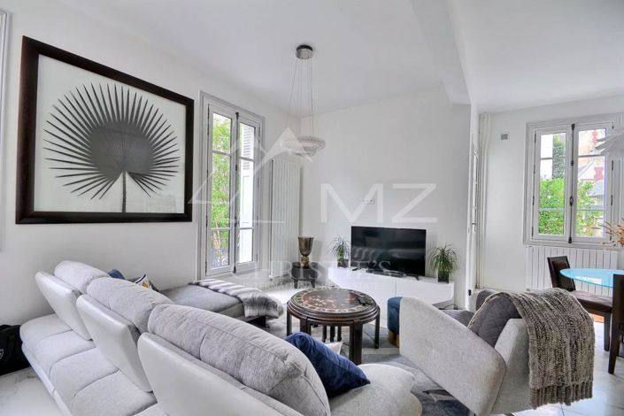 Image No.1-4 Bed House for sale
