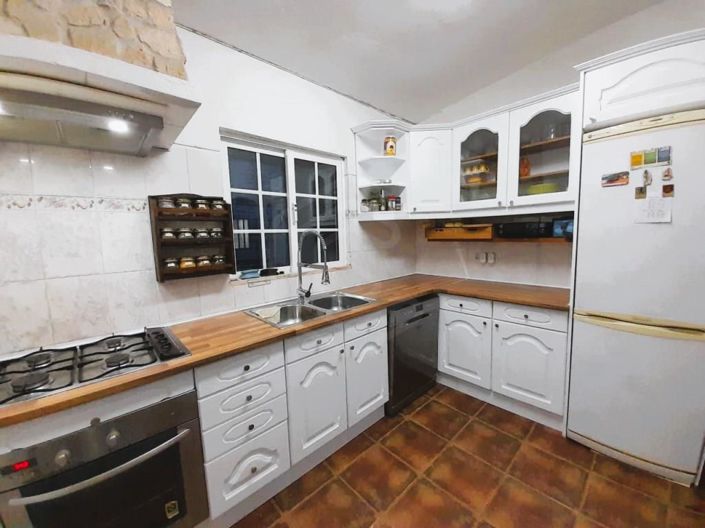 Image No.5-2 Bed House for sale