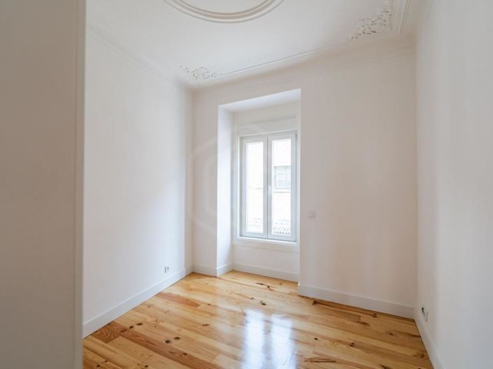 Image No.22-3 Bed Apartment for sale