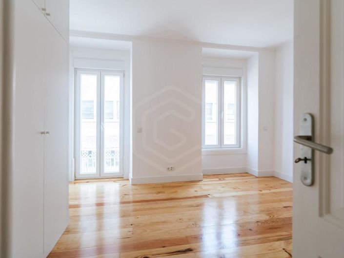 Image No.24-3 Bed Apartment for sale