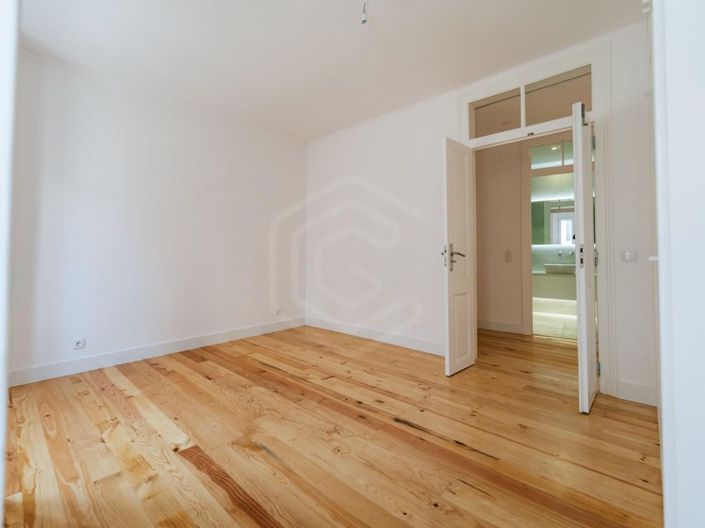 Image No.27-3 Bed Apartment for sale