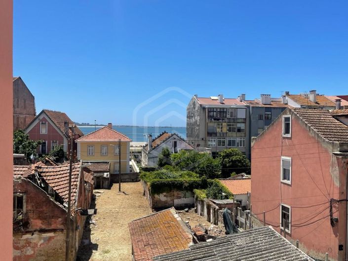 Image No.8-3 Bed Apartment for sale