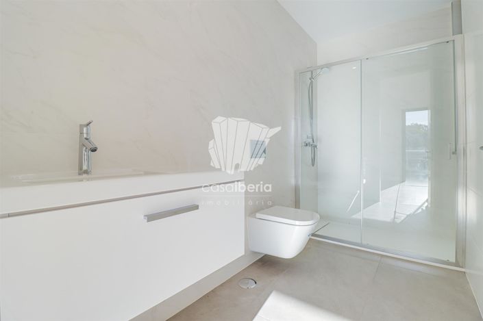 Image No.32-3 Bed House for sale