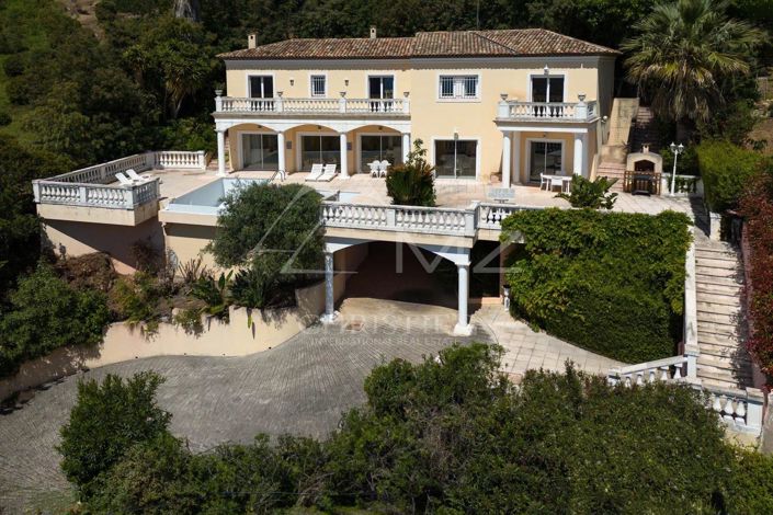 Image No.1-4 Bed House for sale