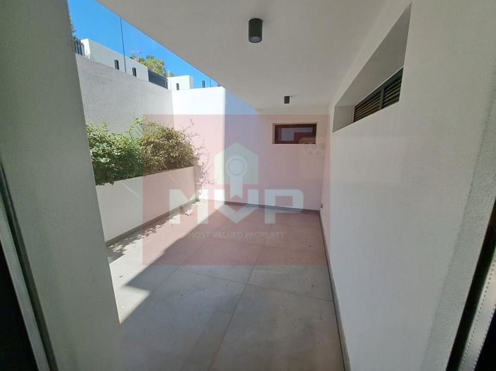 Image No.16-4 Bed House for sale