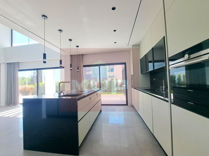 Image No.17-4 Bed House for sale