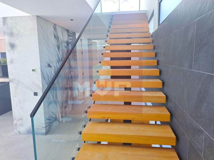 Image No.22-4 Bed House for sale