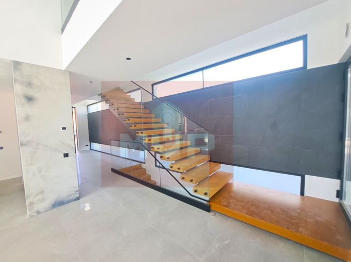 Image No.23-4 Bed House for sale