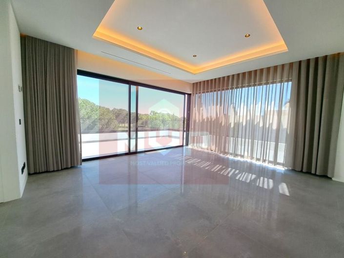 Image No.30-4 Bed House for sale