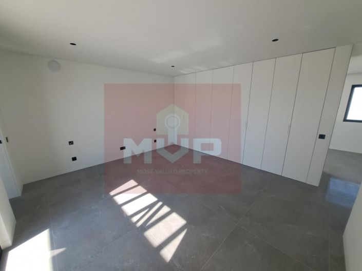 Image No.45-4 Bed House for sale