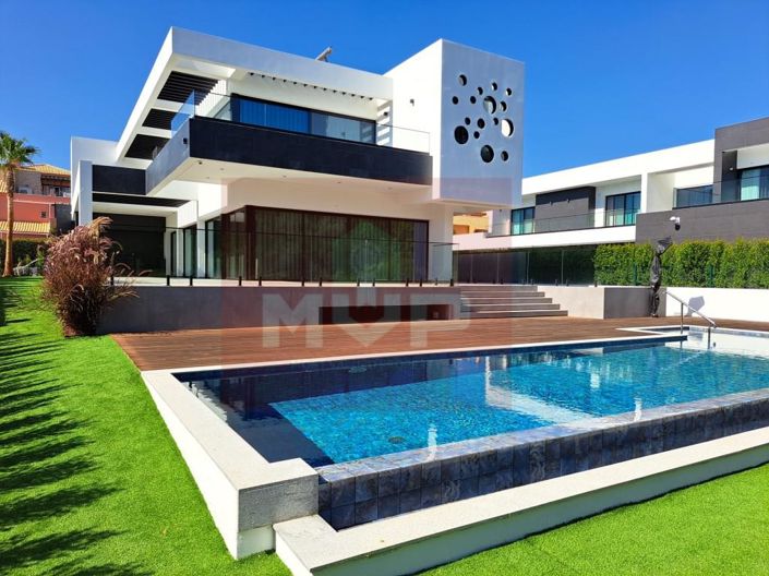 Image No.6-4 Bed House for sale