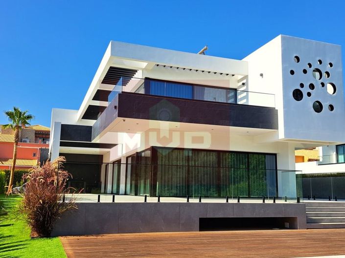 Image No.7-4 Bed House for sale