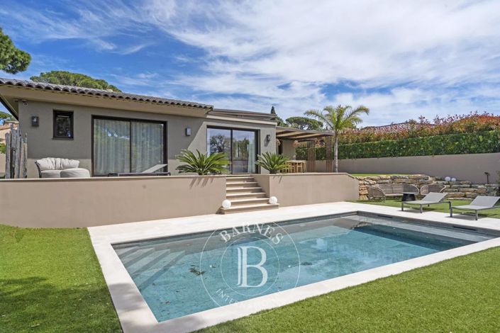 Image No.1-4 Bed House for sale